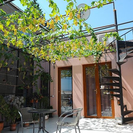 Janika Apartments Тбилиси Экстерьер фото