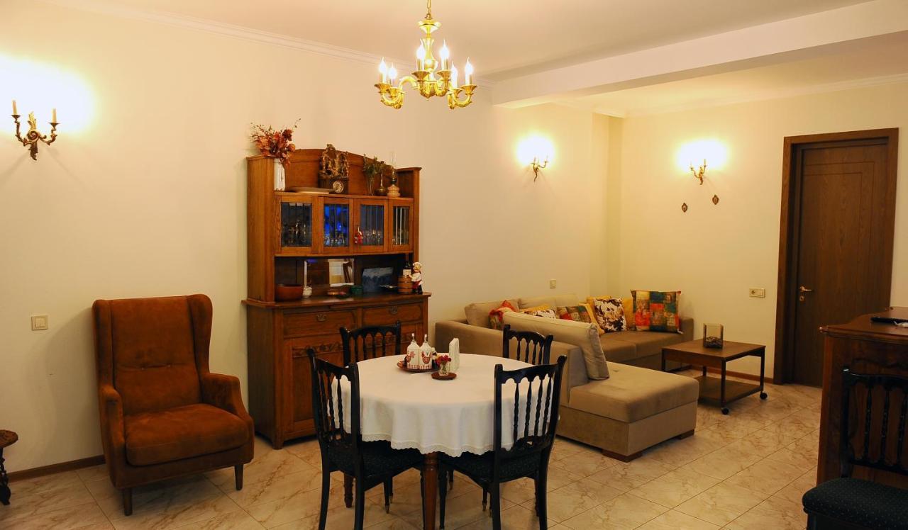 Janika Apartments Тбилиси Экстерьер фото