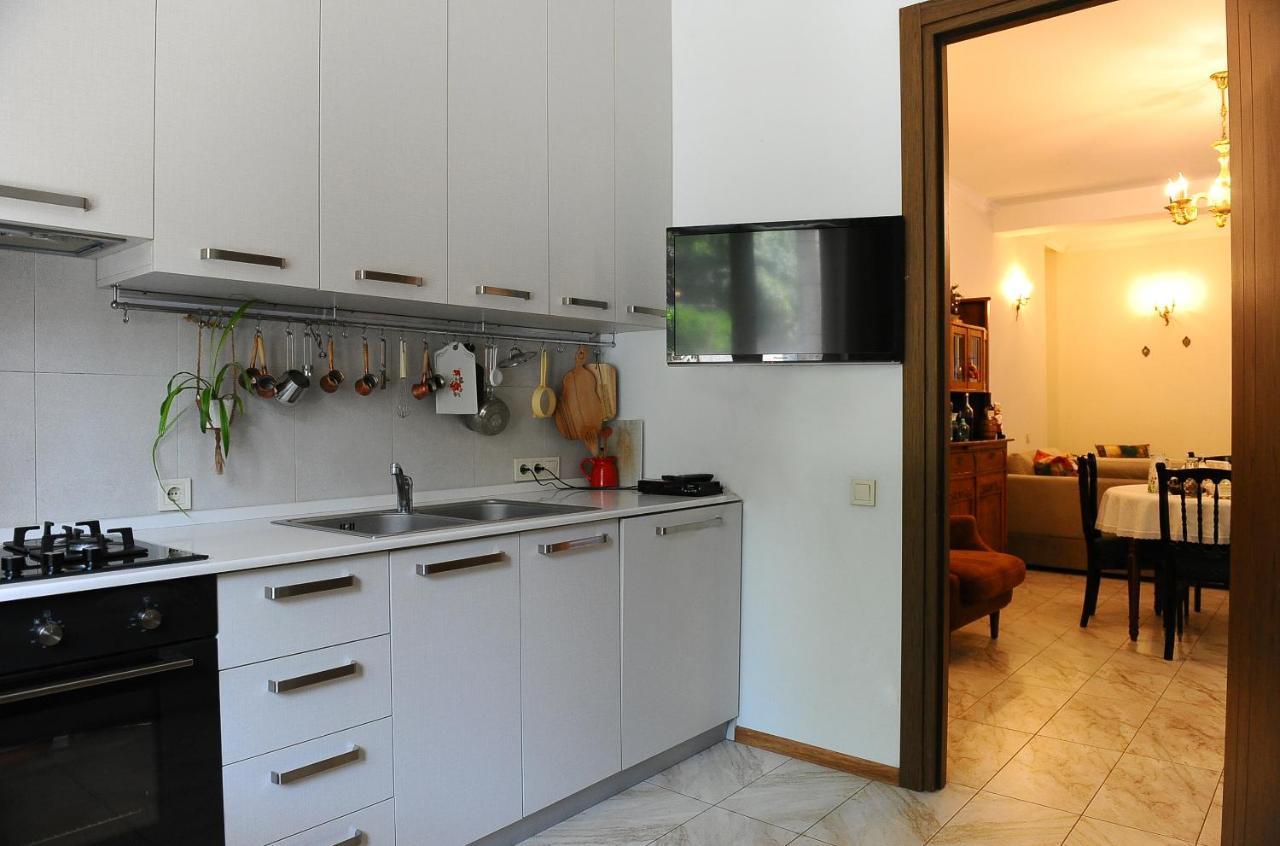 Janika Apartments Тбилиси Экстерьер фото