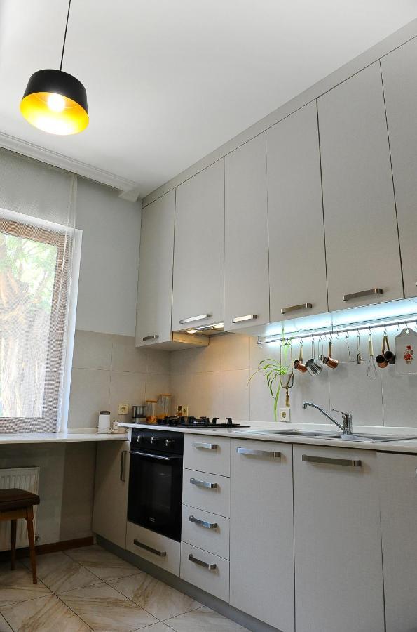 Janika Apartments Тбилиси Экстерьер фото